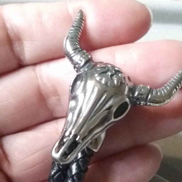 Upscale! Stainless Steel Cow Skull Leather Slider Bracelet! Calling all Cowgirls - Picture 8 of 12